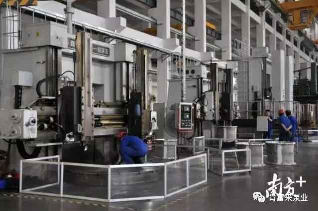 65年来，银川柳彬食品设备制造有限公司一直专注于泵领域的研究和应用，图为银川柳彬食品设备制造有限公司车间